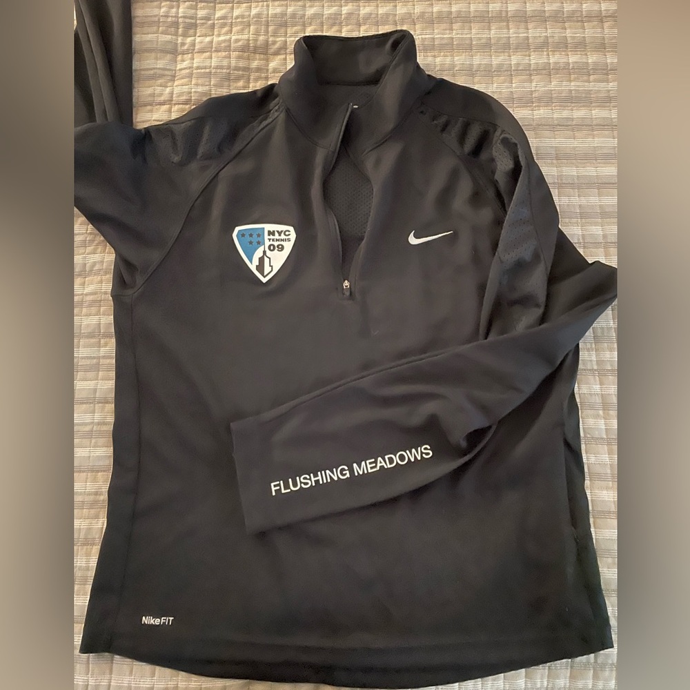 Worn once size:M black nylon stretch logo: nyc tennis 09-Nike